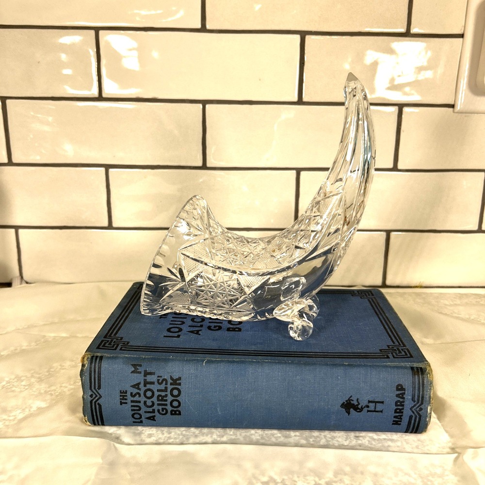Vintage Hand-Cut Crystal Cornucopia Horn of Plenty Centerpiece Foot Vase